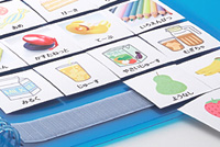パソコンで手作り絵カード使用イメージ